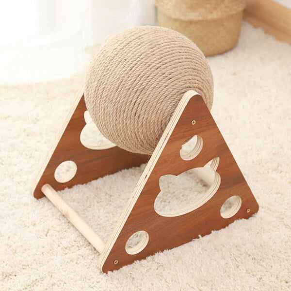 Arranhador em forma de esfera feito de sisal preso a duas bases tirangulares nas laterais. Brinquedo para Gato Arranhador Bola. Arranhador para Gatos, Arranhador Criativo, Arranhador Giratório, Arranhador Ecológico, Arranhador Decorativo, Arranhador Redondo, Arranhador Durável, Loja Comprinha do Futuro