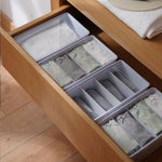 Pequena caixa organizadora transparente ou branca com oito repartições. Pequena caixa organizadora transparente ou branca com oito repartições. Caixa Organizadora Pequena Com Repartições, Caixa Multiuso, Caixa com Divisórias, Caixa Criativa, Caixa Decorativa, Caixa em Acrílico, Caixa Transparente, Caixa Organizadora para Gaveta, Organizador Multiuso, Organizador com Divisórias, Organizador em Acrílico, Organizador Transparente, Organizadores Para Escritório, Loja Comprinha do Futuro