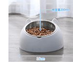 Pote comedouro para cães e gatos, inclinado a 15 graus para melhor digestão do animal, possui detalhe de orelhinhas.