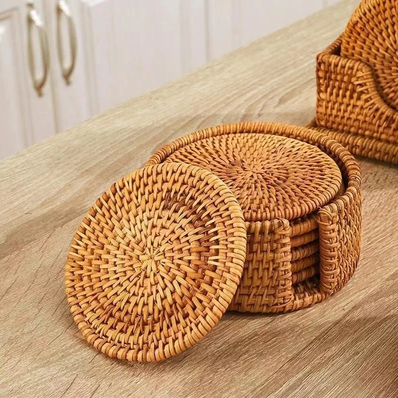 Tapete de copo trançado Rattan natural com caixa de armazenamento Almofada anti-derrapante Placemat tecido à mão Resistente ao calor Isolamento quente