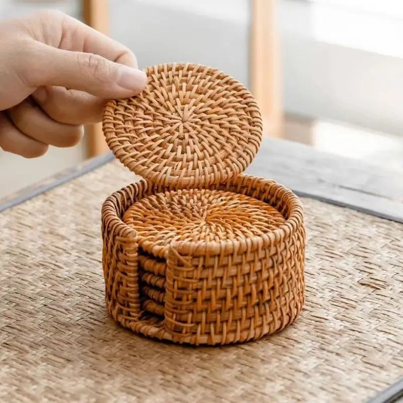 Tapete de copo trançado Rattan natural com caixa de armazenamento Almofada anti-derrapante Placemat tecido à mão Resistente ao calor Isolamento quente