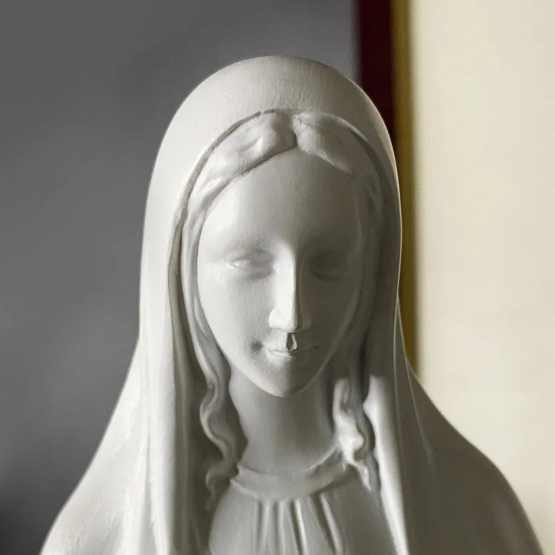 Estatua Detalhada de Resina Virgem Maria