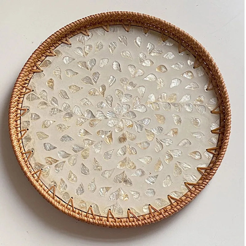 Bandeja redonda de vime feita à mão, concha colorida, bandeja de armazenamento, convidado doméstico, sala de jantar, decoração de mesa, decoração de casa